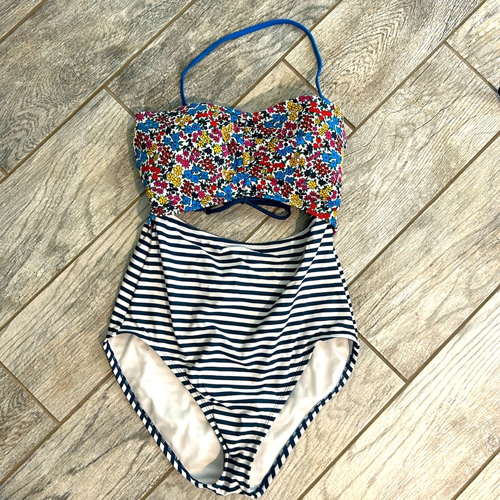 One Piece Bathing Suit (Strapless Optional)